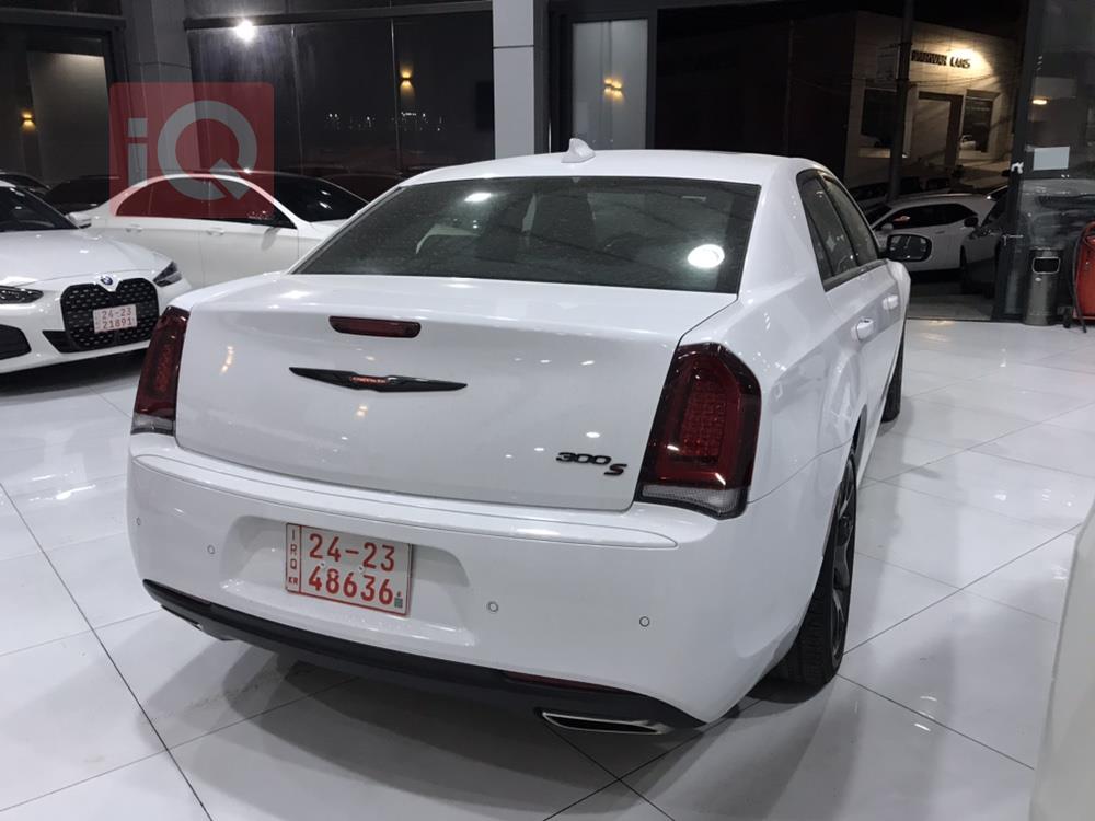 كرايسلر 300